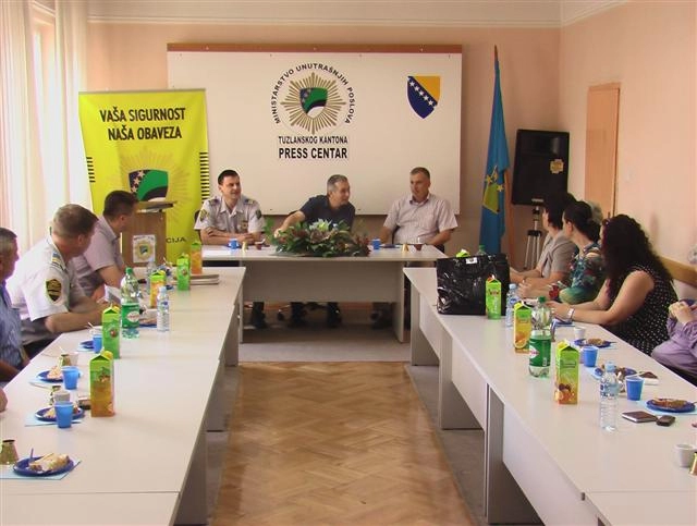 24-prijem-za-porodice-sehida-i-poginulih-pripadnika-policije-small